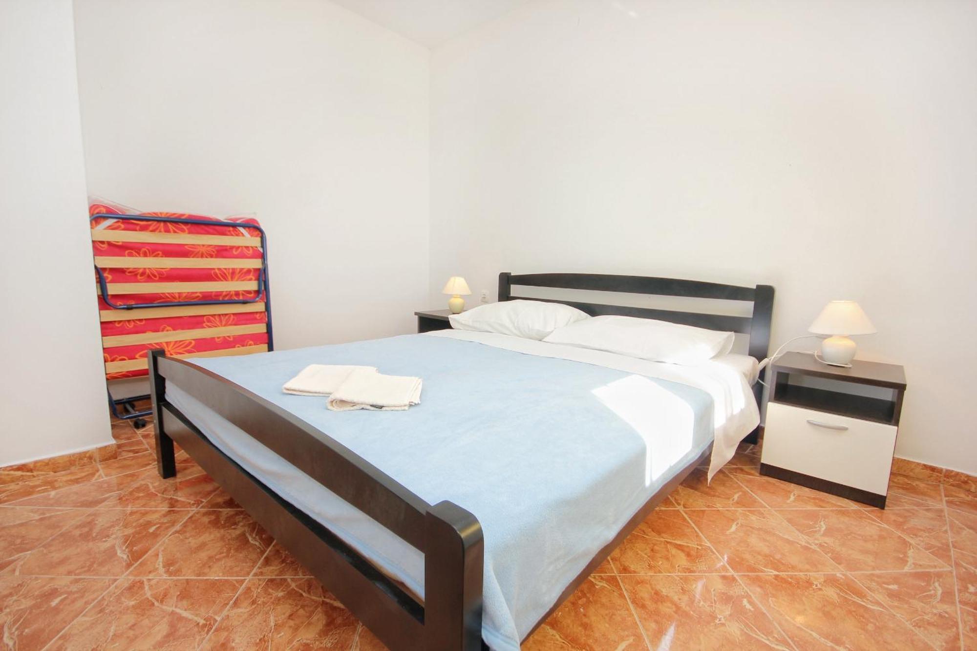 Apartments By The Sea Vlasici, Pag - 9324 Номер фото