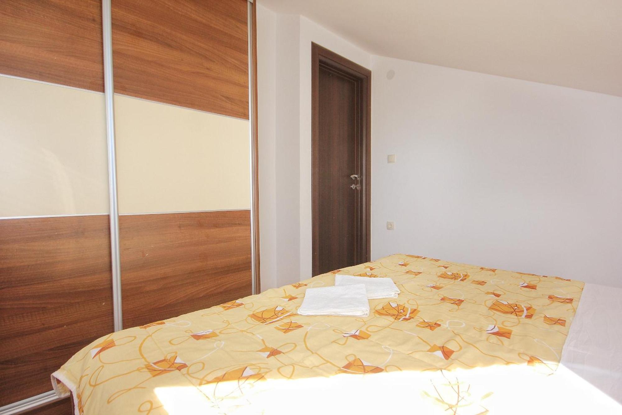 Apartments By The Sea Vlasici, Pag - 9324 Номер фото