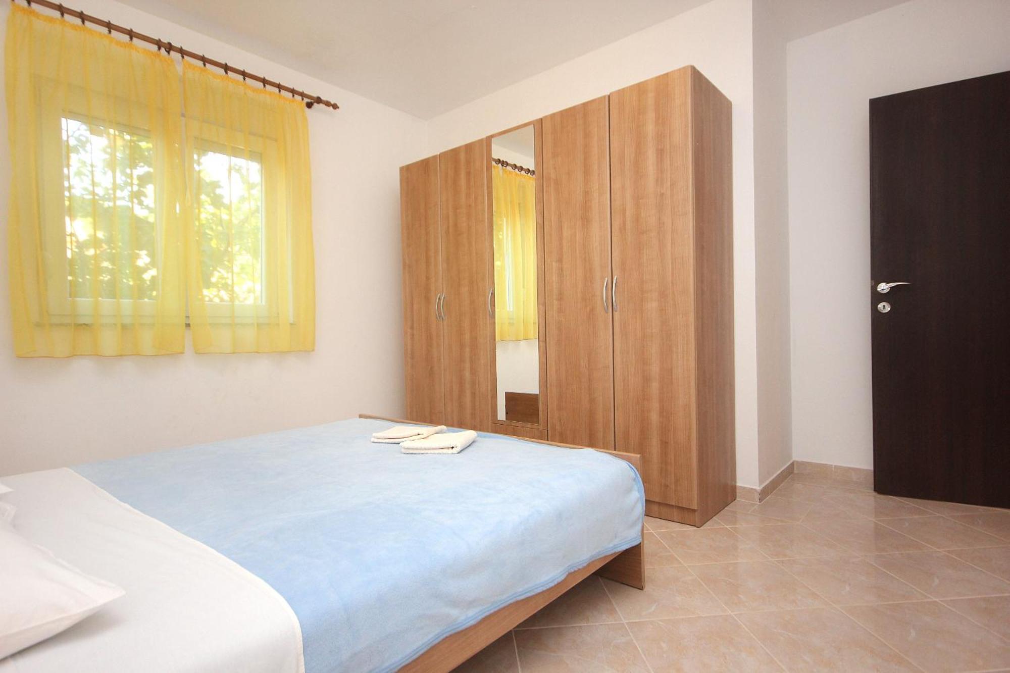 Apartments By The Sea Vlasici, Pag - 9324 Номер фото