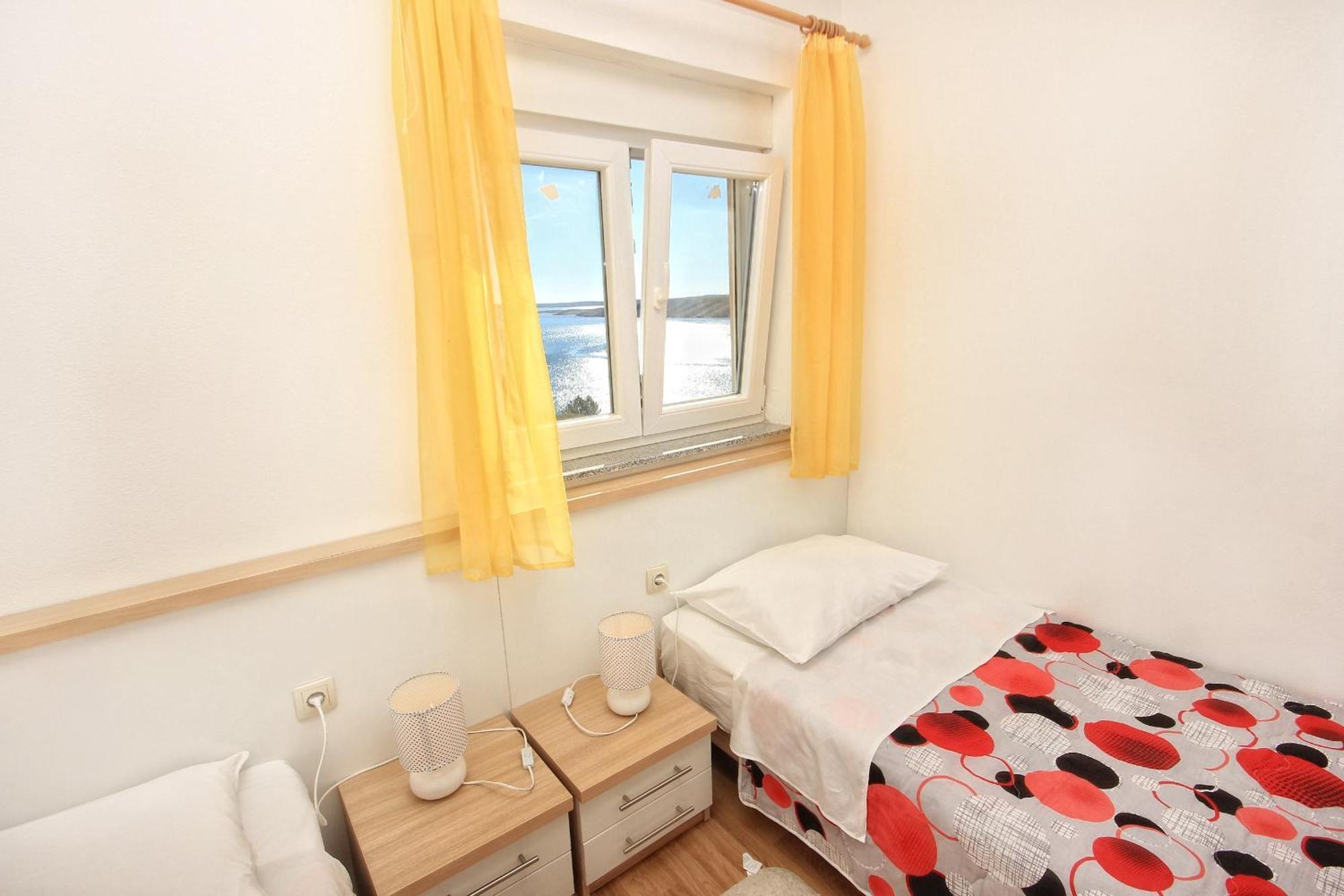 Apartments By The Sea Vlasici, Pag - 9324 Номер фото