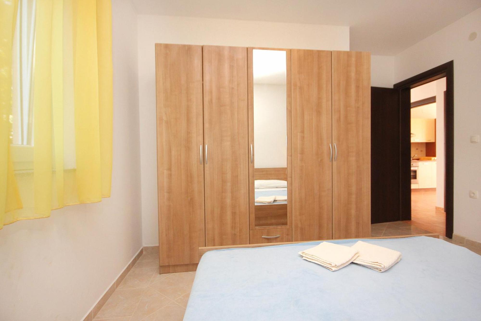Apartments By The Sea Vlasici, Pag - 9324 Номер фото